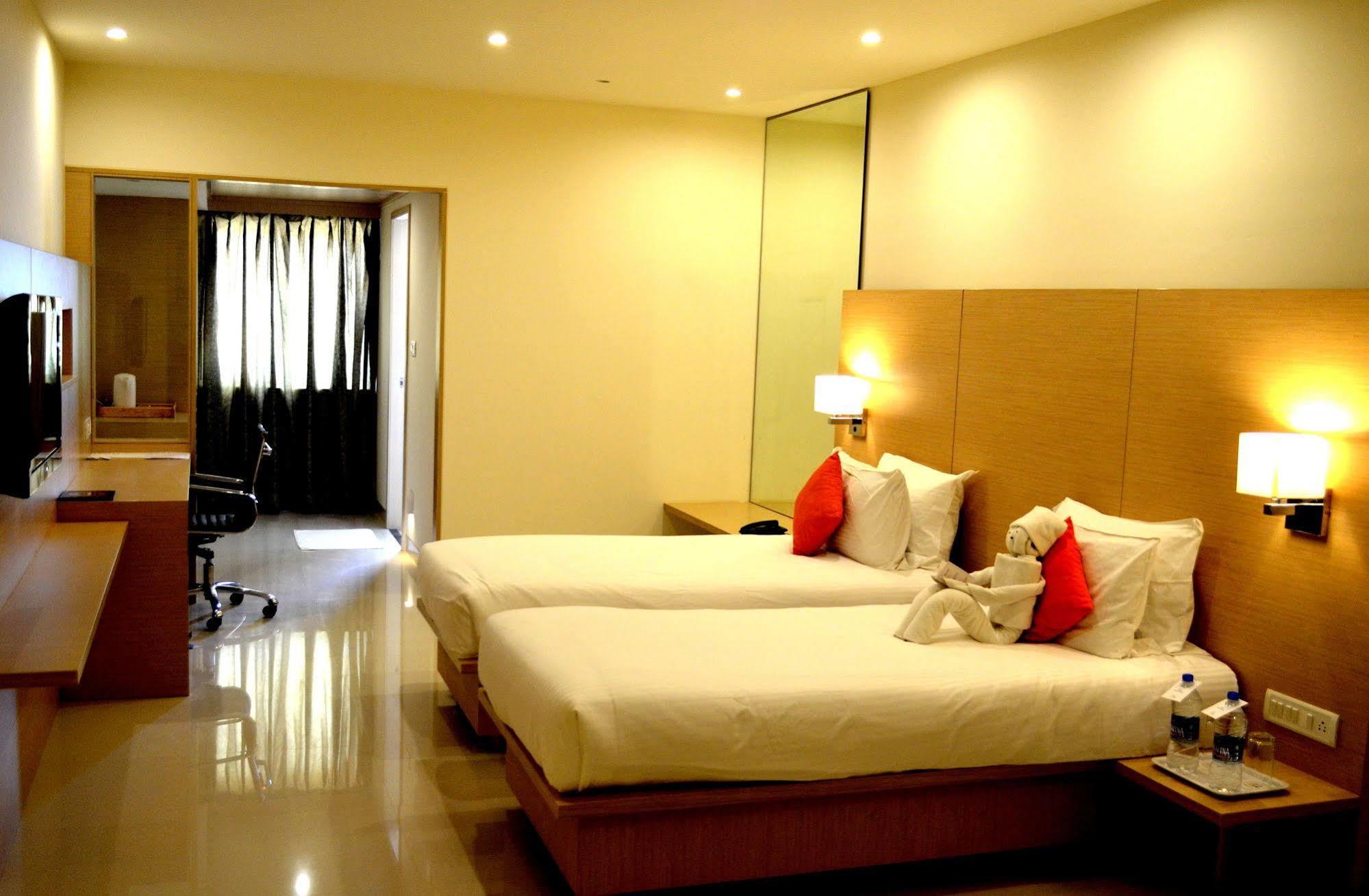 Regency Tiruttani By Grt Hotels Thiruttani Exterior photo